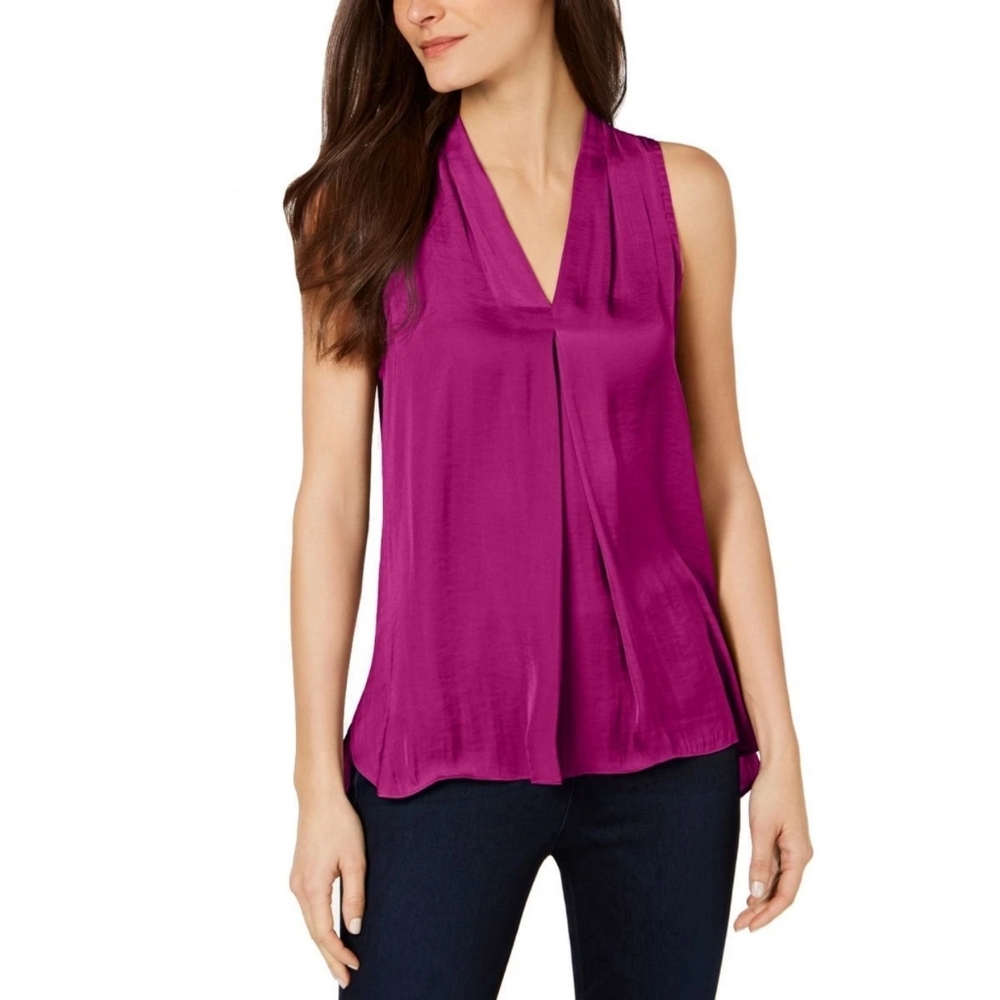 (18) VINCE CAMUTO Hammered Satin Sleeveless V-Neck, Size PL